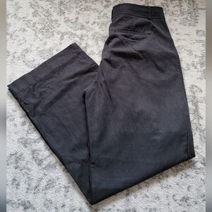 Everlane	The Draper Pleated Pant in Buttersmooth Black